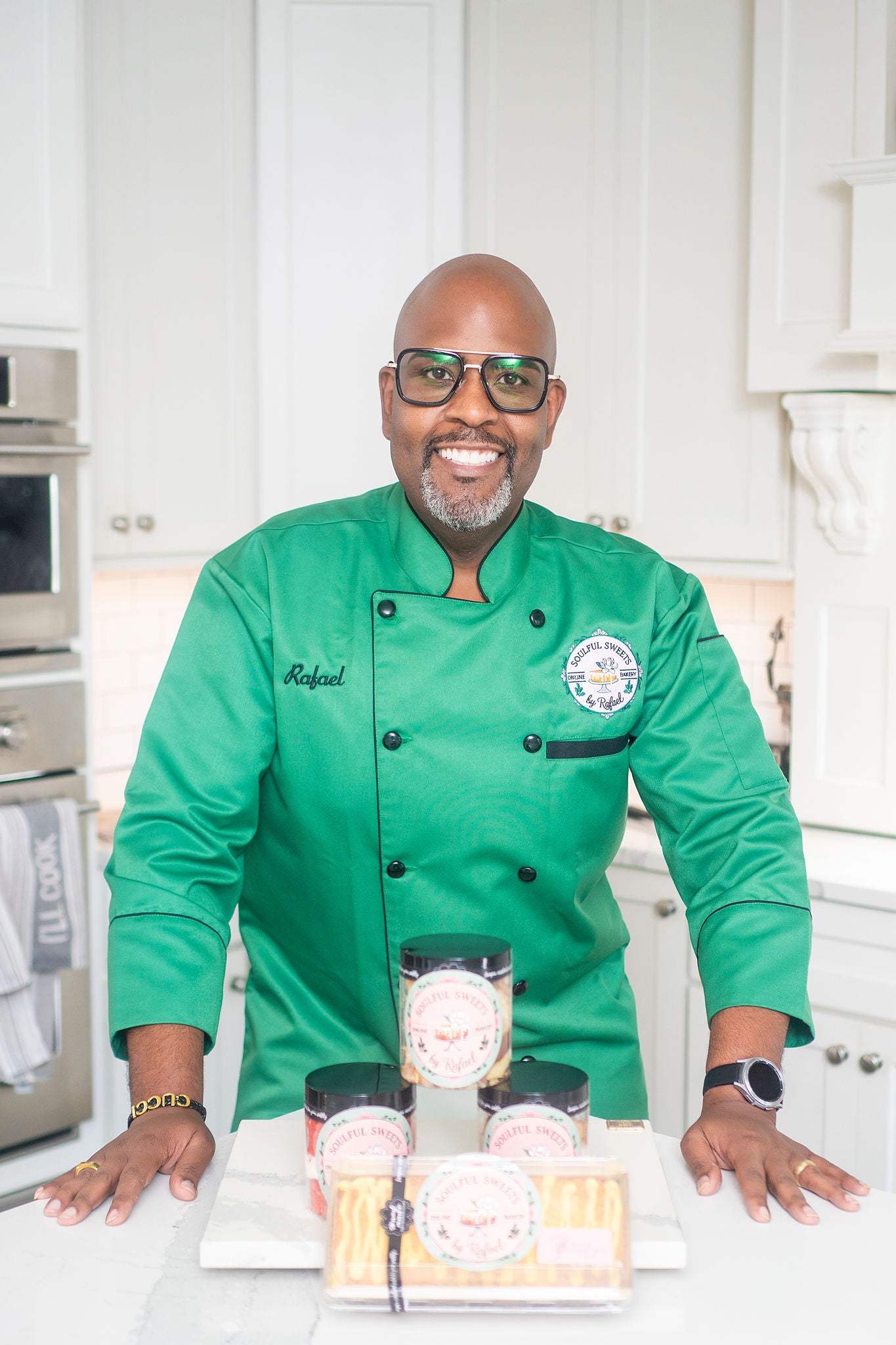 A cool looking baker